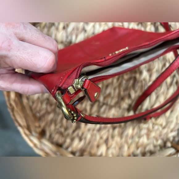 ON HOLD FOR CRYSTAL✨Coach Ashley Leather Cherry Red Swingpack Crossbody EUC - Picture 5 of 13